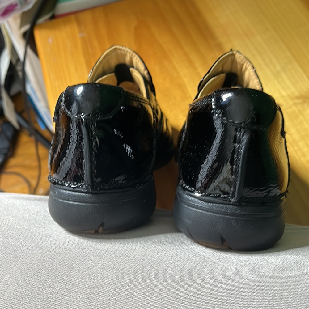 Ladies Clarks Un Structured Slip On Shoes Un Loop… - image 4